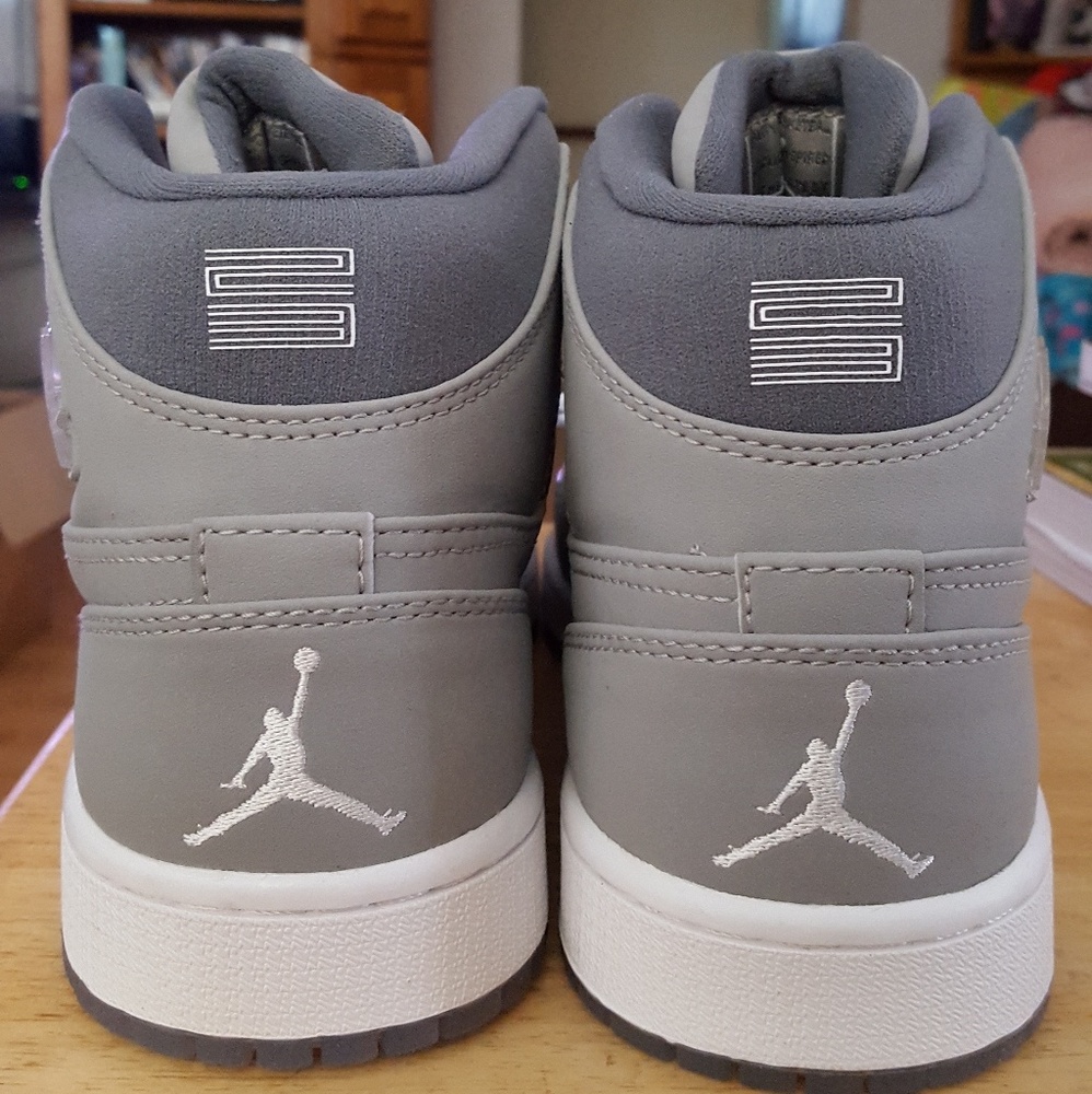 Nike Air Jordan Retro 1 men's